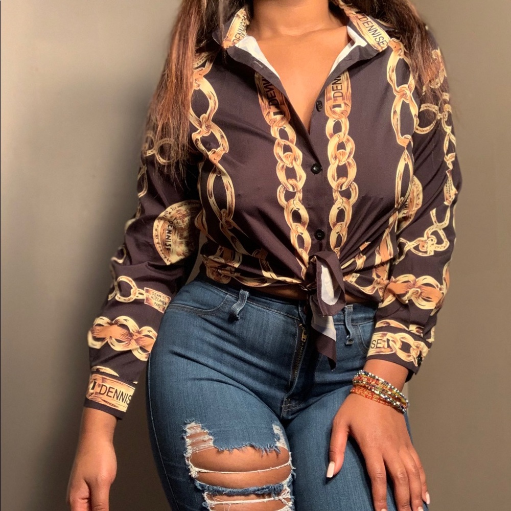 Black Gold Chain button-own blouse